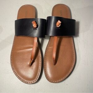 Merona Black & Brown Sandal size 7 1/2
Good condition